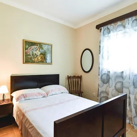 Two-bedroom In Lejlighed Ostrvica