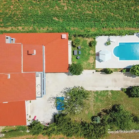 Two-bedroom In Lejlighed Ostrvica