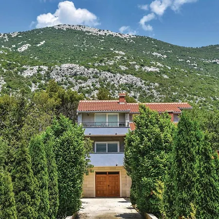 Two-bedroom In Lejlighed